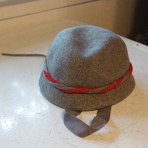 Vintage Cinderella "Glamour Felts" Wool Girl's Hat. Gray & Red, Ear Flaps, Bows